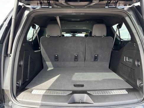 Certified 2025 Chevrolet Suburban High Country AWD/4WD image 21
