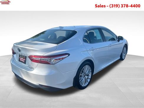 Certified 2020 Toyota Camry XLE FWD image 6