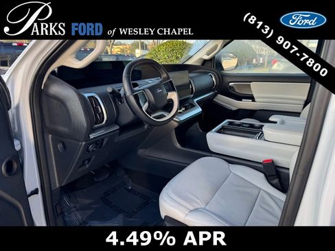 Used 2025 Ford Expedition Platinum w/ Driver's Package image 11