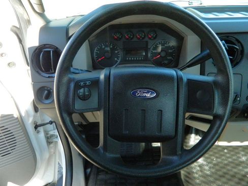 Used 2009 Ford F550 2WD Regular Cab Super Duty image 17