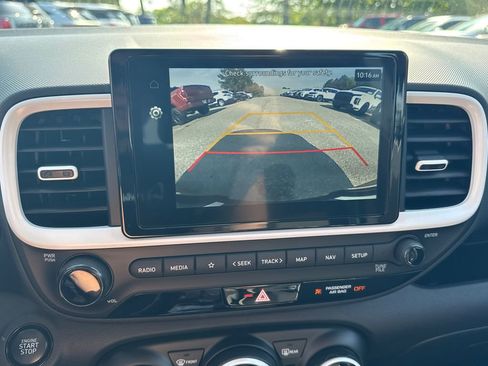 New 2025 Hyundai Venue Limited image 19