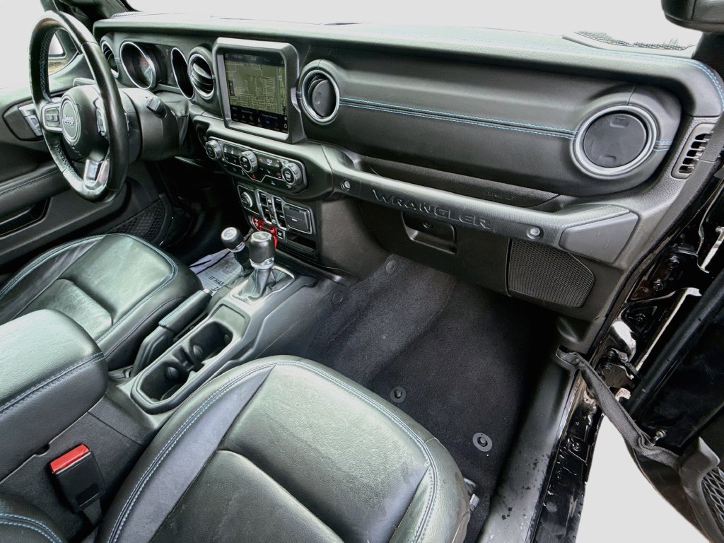 Used 2023 Jeep Wrangler Unlimited Rubicon 4xe w/ Cold Weather Group AWD/4WD image 33