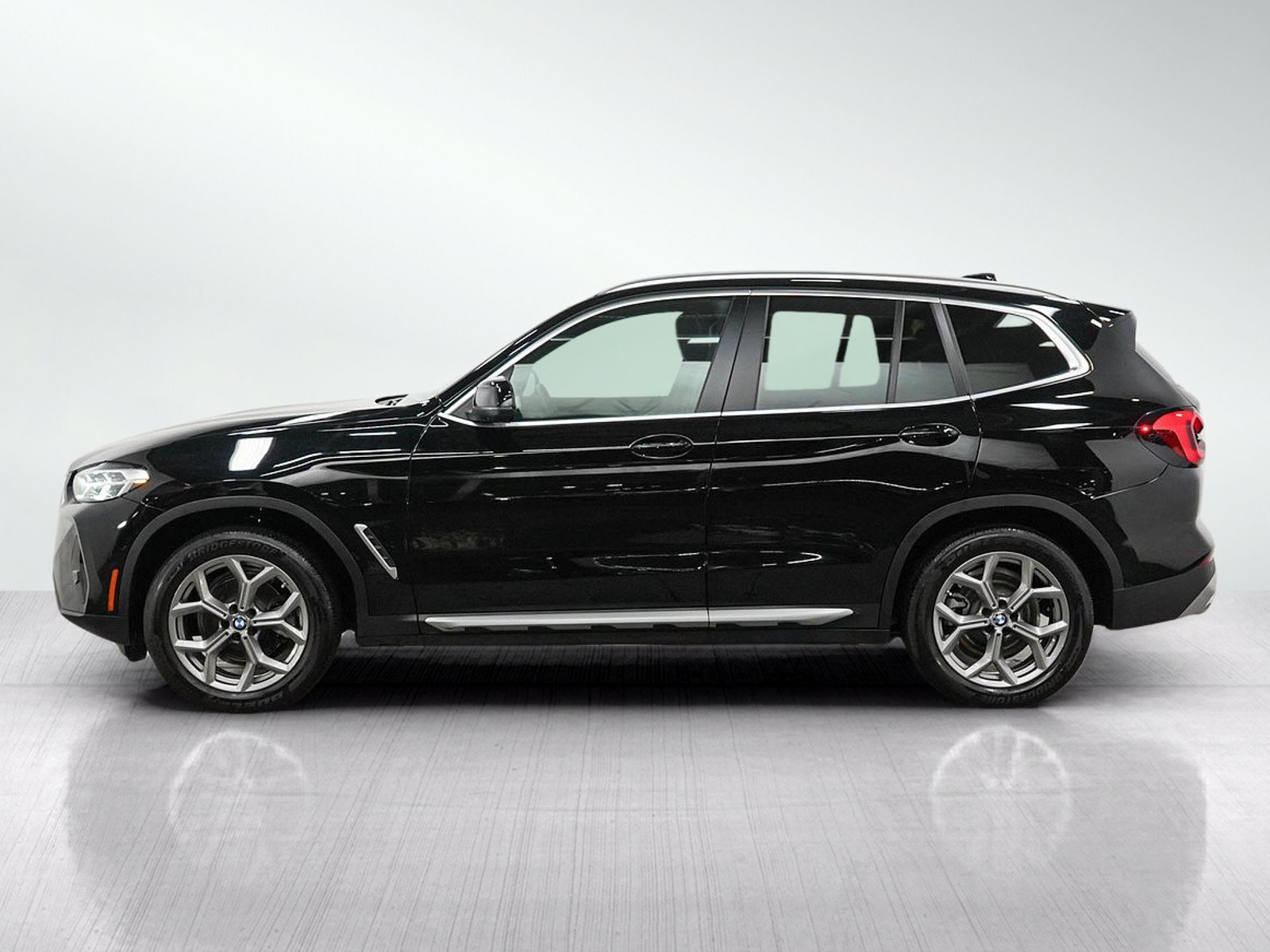 Used 2022 BMW X3 xDrive30i AWD/4WD image 2