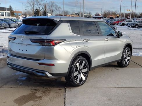 New 2026 Mitsubishi Outlander SE image 16