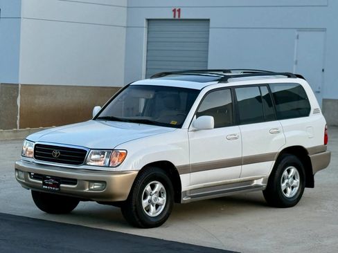 Used 2000 Toyota Land Cruiser w/ Convenience Pkg AWD/4WD image 1