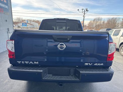 Used 2019 Nissan Titan SV w/ SV Convenience Package image 7