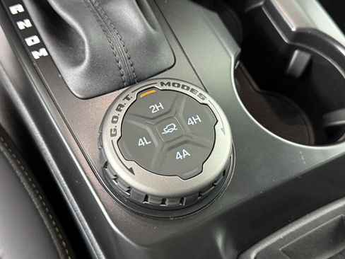 New 2025 Ford Bronco Badlands image 24