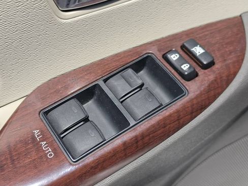 Used 2011 Toyota Sienna XLE w/ XLE Navigation Pkg FWD image 30