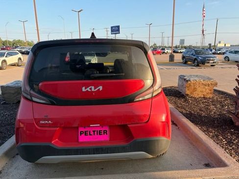 Used 2024 Kia Soul LX w/ Option Group 015 FWD image 16