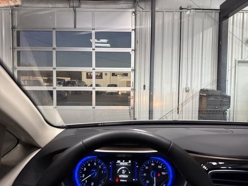Used 2024 Chrysler Voyager LX FWD image 8