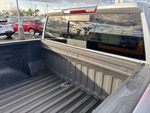 Used 2022 GMC Sierra 1500 SLT w/ SLT Convenience Package image 13
