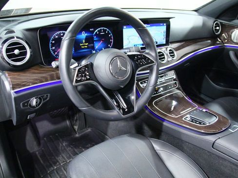 Certified 2022 Mercedes-Benz E 350 4MATIC Sedan image 5