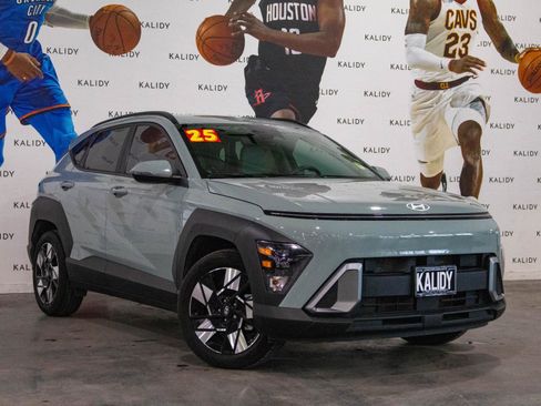 Used 2025 Hyundai Kona SEL FWD image 2