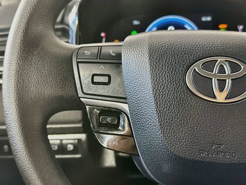 Used 2025 Toyota Camry LE FWD image 25