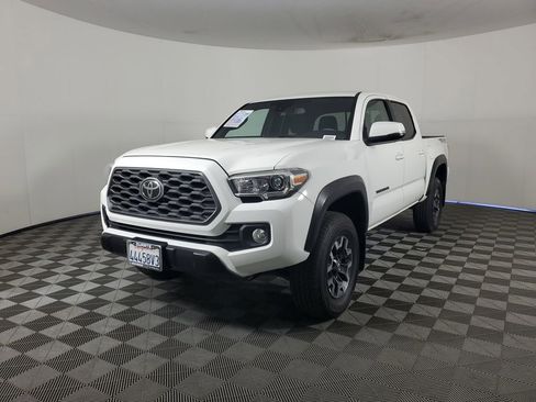 Used 2021 Toyota Tacoma TRD Off-Road image 8