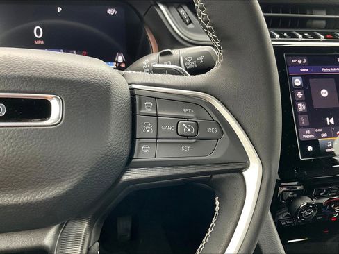 Used 2025 Jeep Grand Cherokee Laredo X w/ Luxury Tech Group I image 19