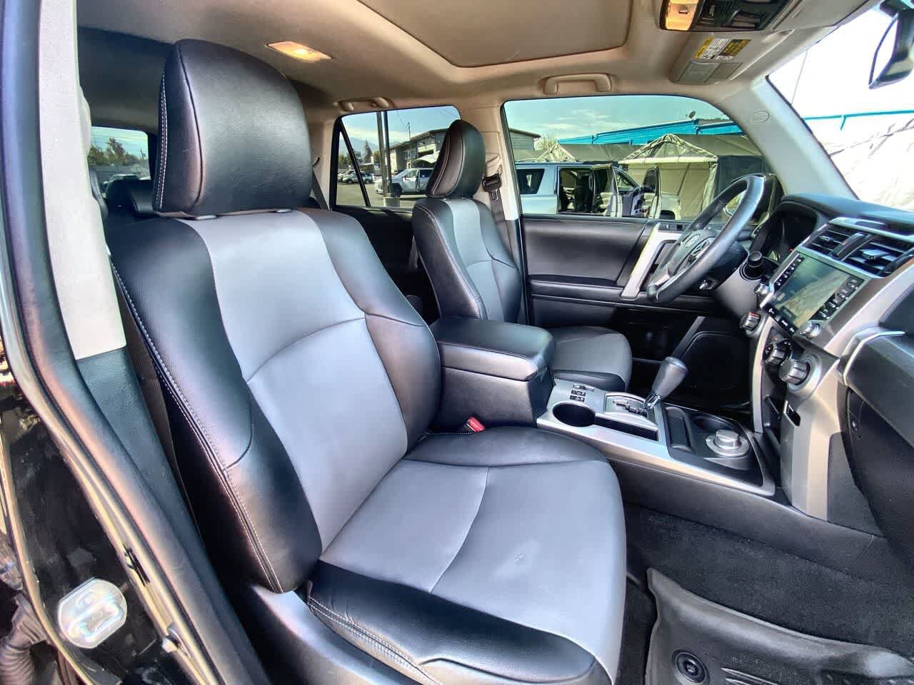 Used 2022 Toyota 4Runner SR5 Premium w/ Moonroof Package AWD/4WD image 24