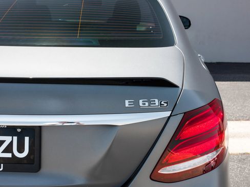 Used 2018 Mercedes-Benz E 63 AMG S image 39