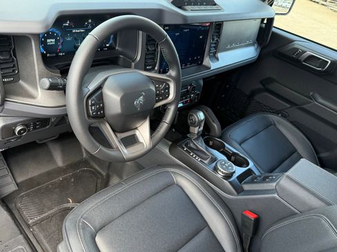 New 2026 Ford Bronco Badlands image 14