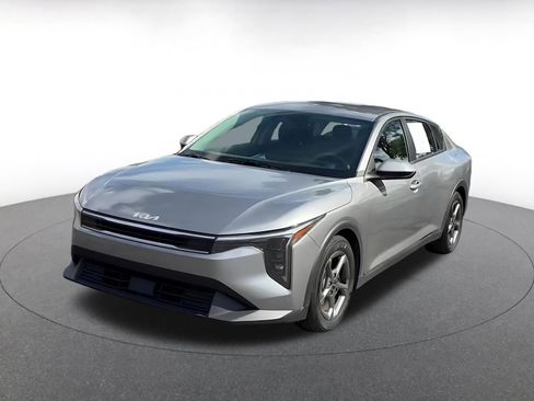 Used 2025 Kia K4 LXS image 7