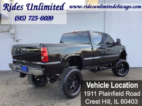 Used 2006 Chevrolet Silverado 2500 LT w/ Onstar Plus Package image 9
