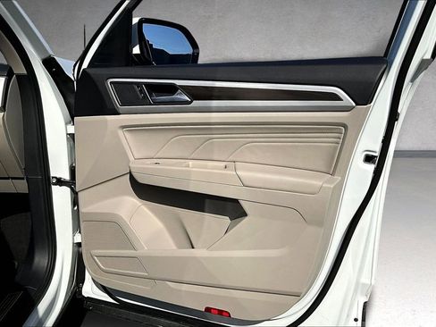 Used 2022 Volkswagen Atlas SE image 30