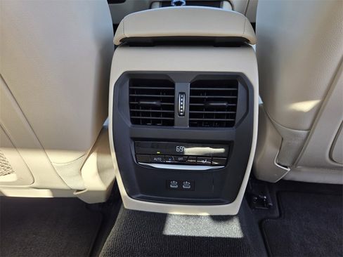 Certified 2022 BMW 330i Sedan w/ Driving Assistance Package image 15