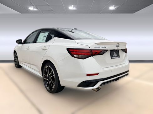New 2025 Nissan Sentra SR image 3