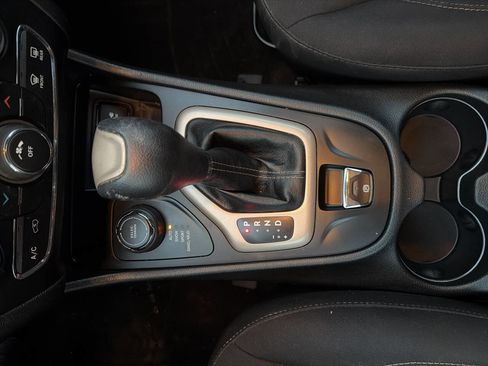 Used 2014 Jeep Cherokee Sport w/ Cold Weather Group image 13