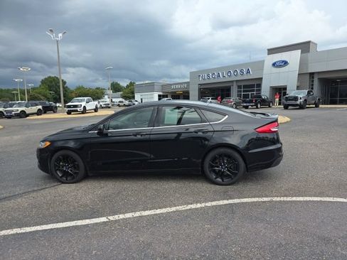 Used 2019 Ford Fusion SE w/ Equipment Group 151A FWD image 6