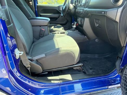 Used 2018 Jeep Wrangler Sport AWD/4WD image 13