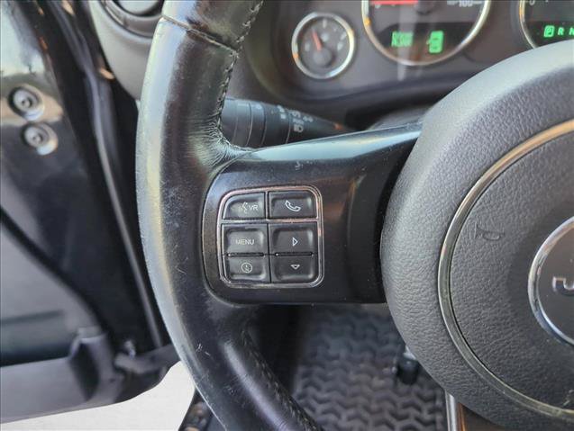 Used 2017 Jeep Wrangler Unlimited Sahara AWD/4WD image 16
