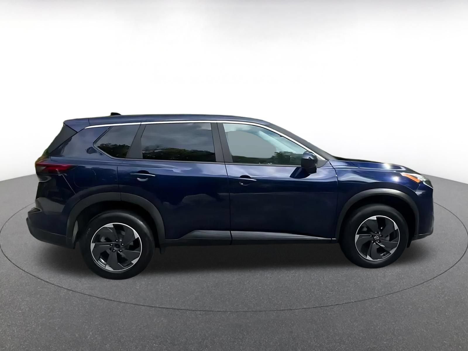 Used 2025 Nissan Rogue SV AWD/4WD image 15