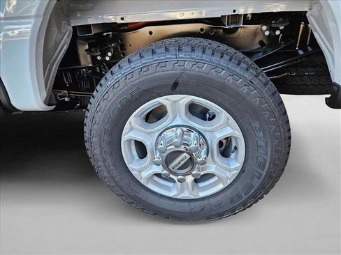 New 2026 Ford F250 XLT w/ FX4 Off-Road Package image 10