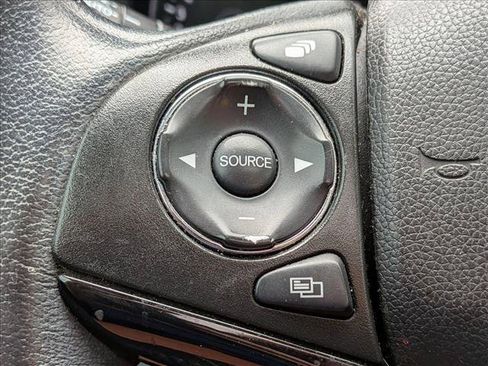 Used 2018 Honda HR-V EX-L image 11