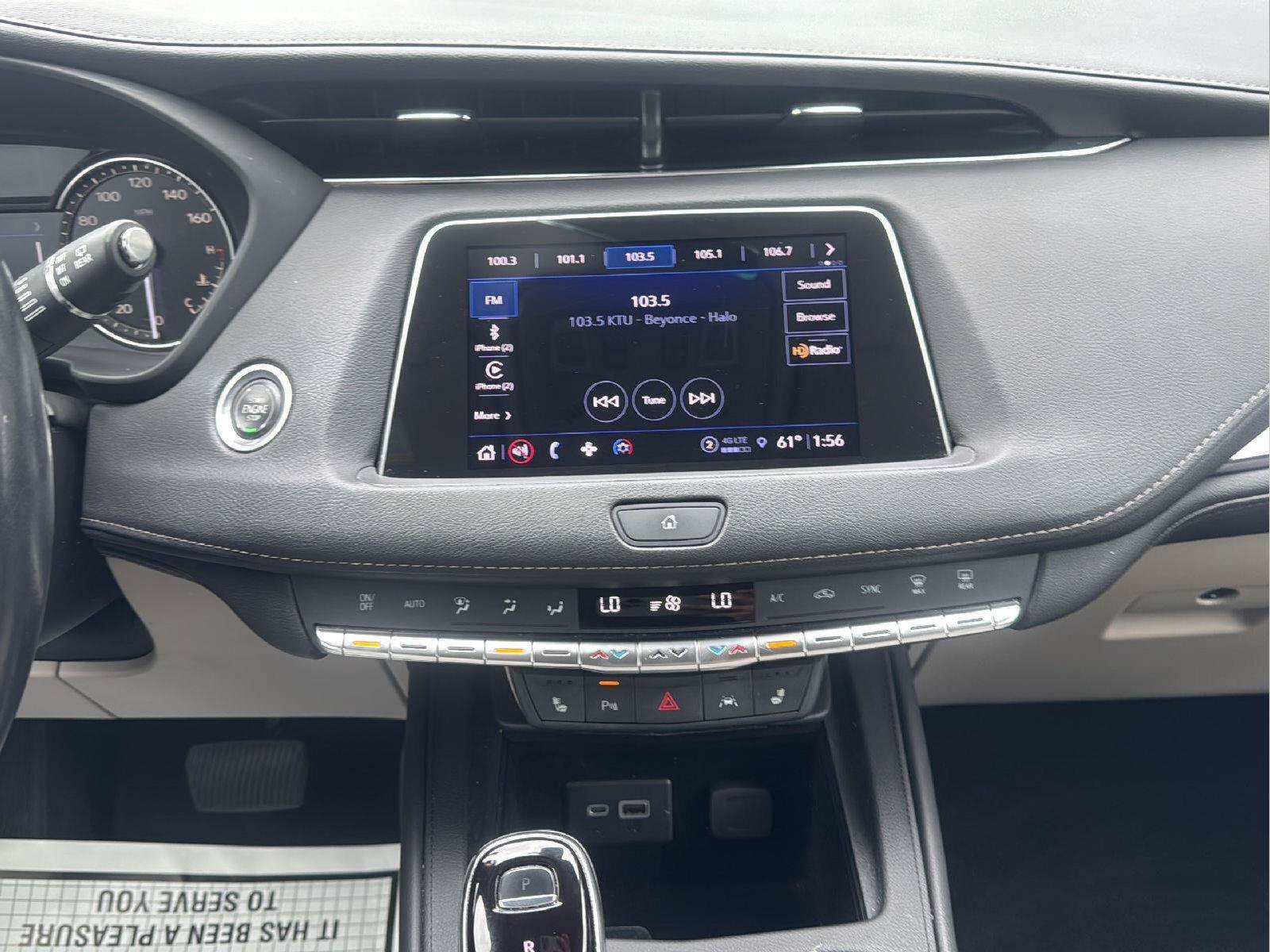 Used 2022 Cadillac XT4 Luxury w/ Cold Weather Package AWD/4WD image 16