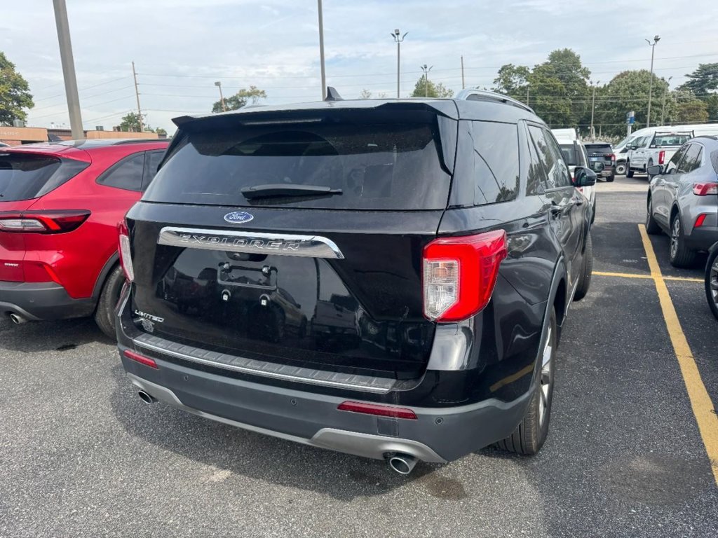 Used 2024 Ford Explorer Limited RWD image 4