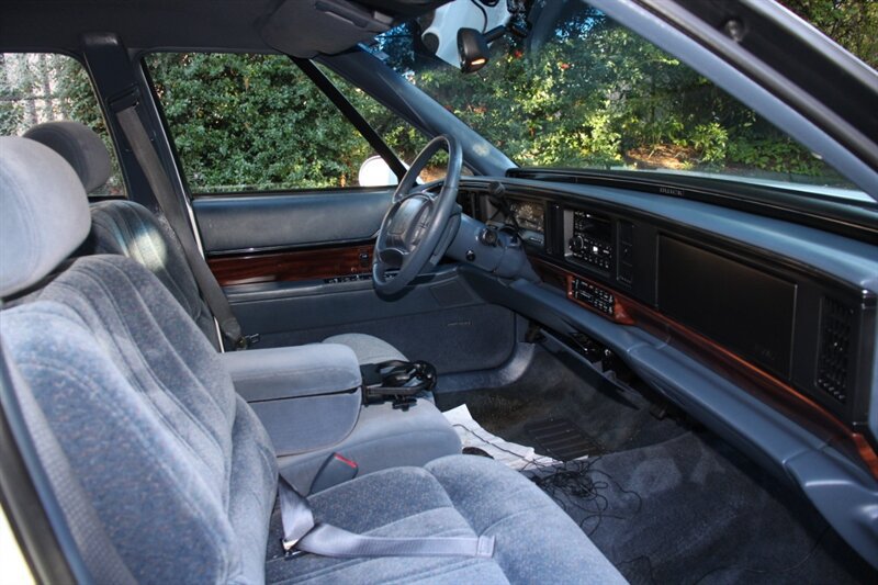 Used 1998 Buick Le Sabre Custom w/ Headliner Lighting Pkg FWD image 13
