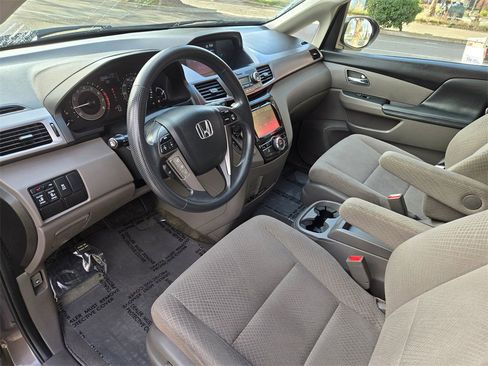 Used 2015 Honda Odyssey EX image 9