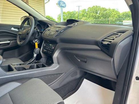 Used 2017 Ford Escape SE FWD image 25
