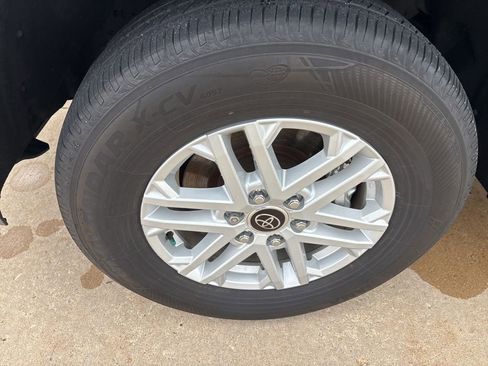 Used 2024 Toyota Tundra SR5 w/ SR5 Premium Package image 9