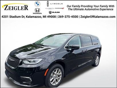 Used 2024 Chrysler Pacifica Touring-L