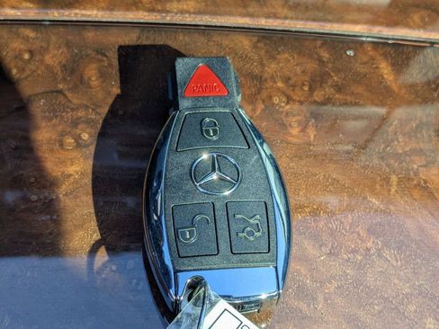 Used 2013 Mercedes-Benz E 400 Sport Sedan image 26