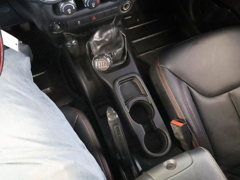 Used 2014 Jeep Wrangler Sport AWD/4WD image 44