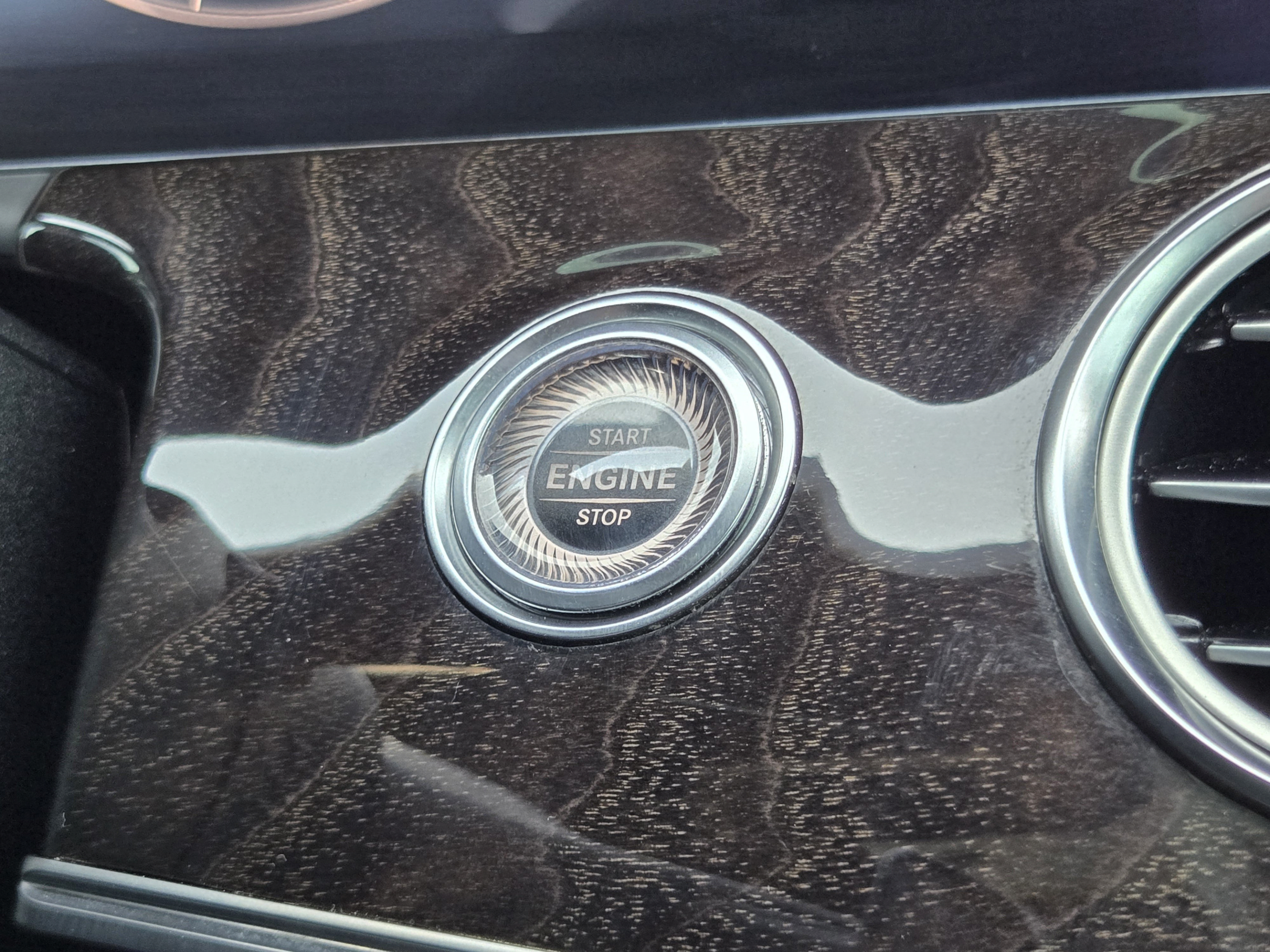 Used 2020 Mercedes-Benz E 350 Sedan image 33