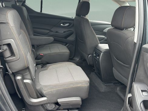 Used 2018 Chevrolet Traverse LT FWD image 14