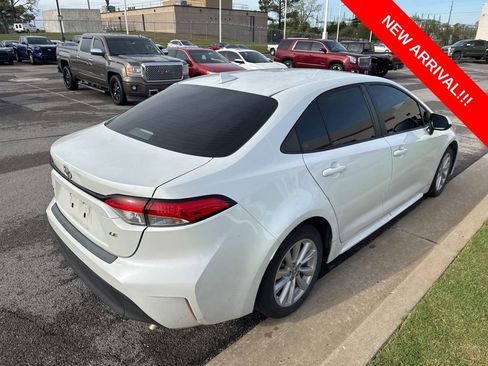 Used 2023 Toyota Corolla LE w/ LE Convenience Package image 4