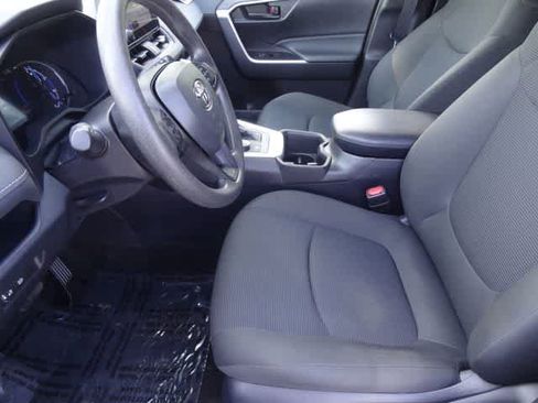 Certified 2025 Toyota RAV4 LE AWD/4WD image 6