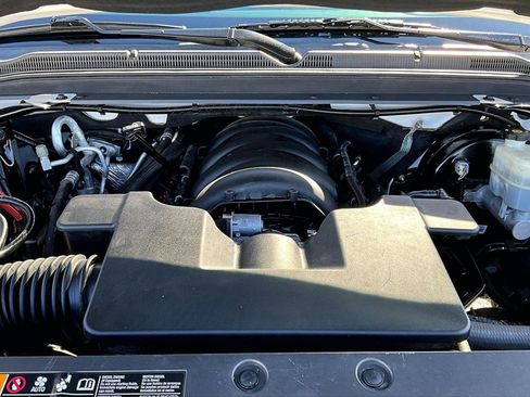 Used 2018 Chevrolet Suburban LS w/ All-Season Package image 9