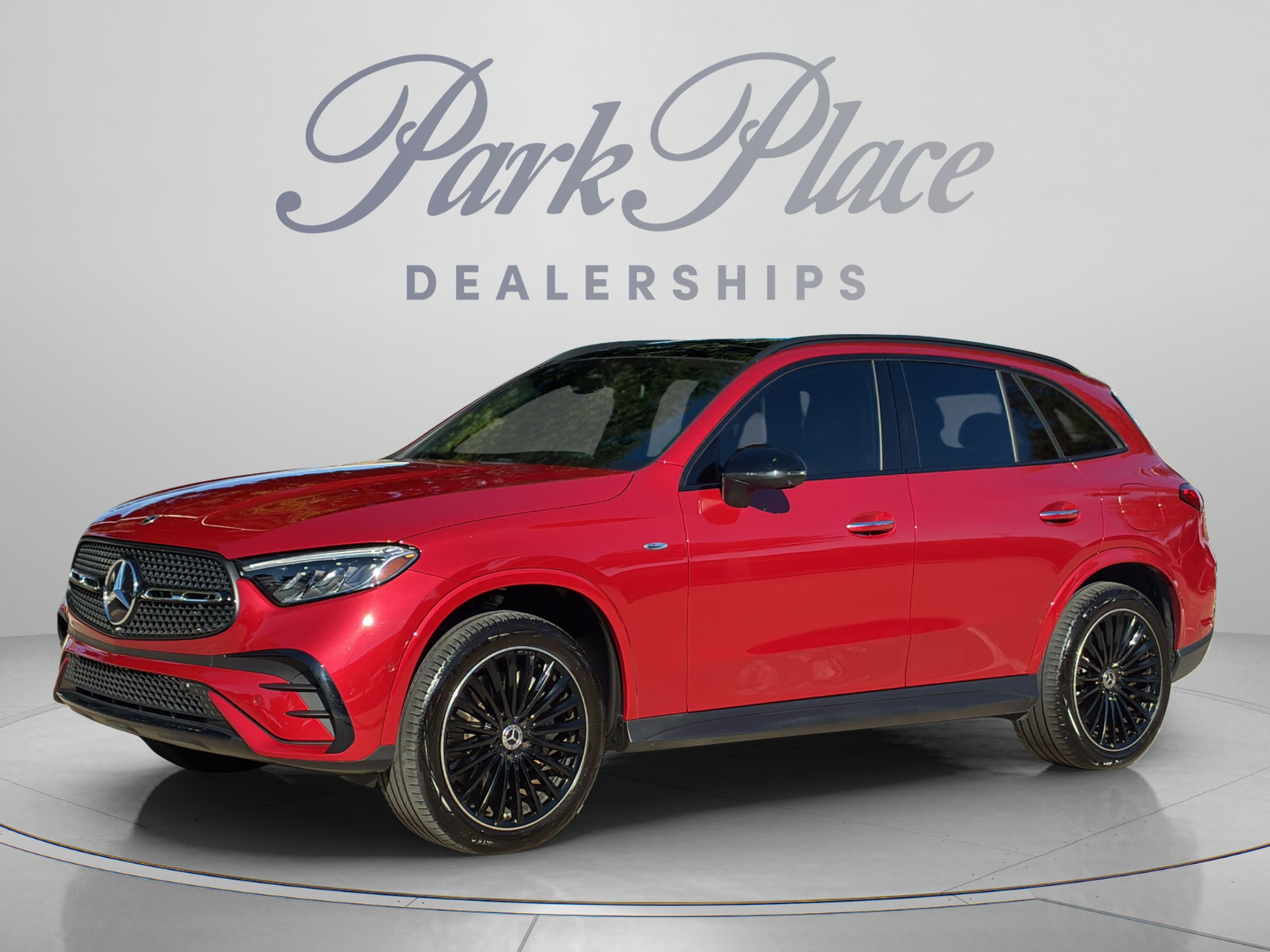 Used 2025 Mercedes-Benz GLC 350e 4MATIC image 1